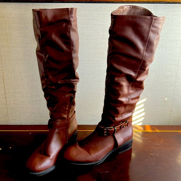 Cognac colored Boots - Picture 5 of 10